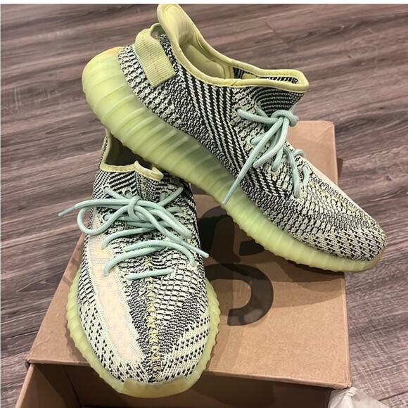 Adidas Yeezy Boost 350-Yeezreel
Non-Reflective yellow green main image 10